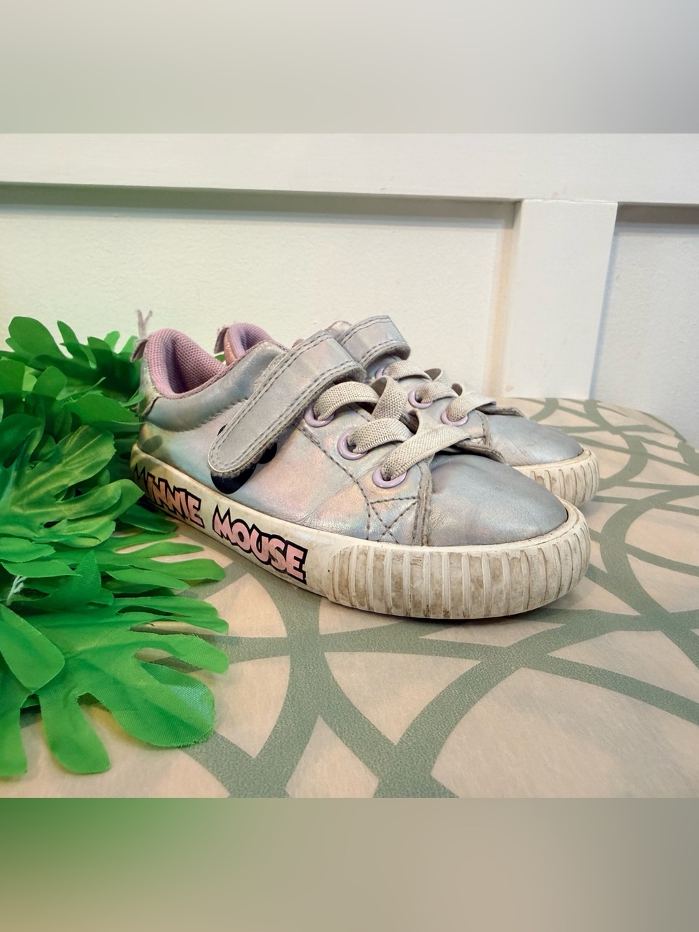 10/$25 •‎ H&M Disney Metallic Minnie Mouse Sneakers